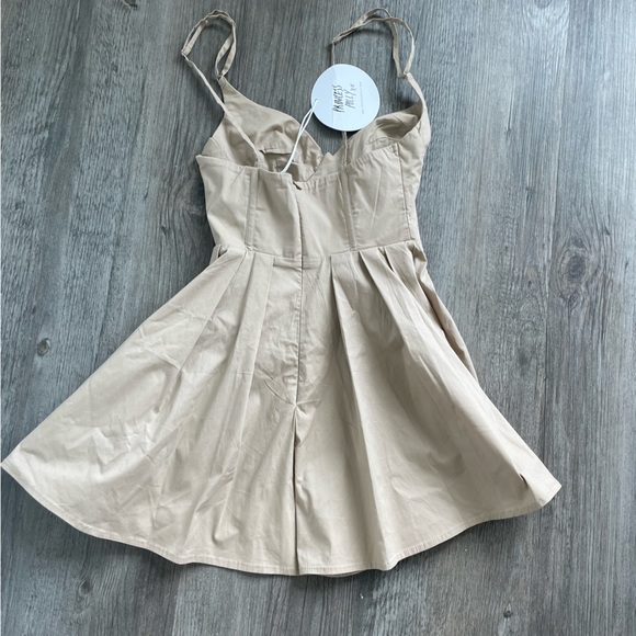 Princess Polly Women’s Size 0 Beige Malcom Playsuit Tan Corset Romper NWT - Picture 6 of 6